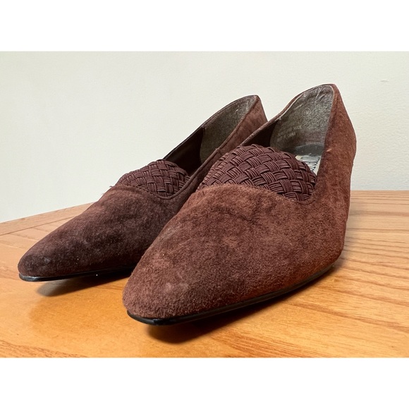 [Mootsies Tootsies Collection] Vintage Brown Suede Pumps - Picture 3 of 6
